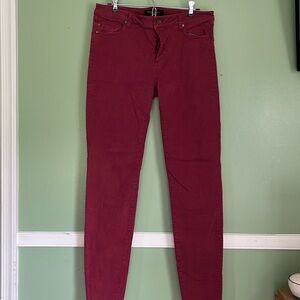 Liverpool Jeans Co Women’s wine colored denim jeans Hugger skinny size 12/31.